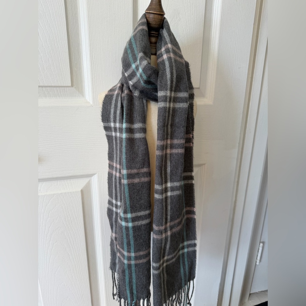 Italian Scarf gray plaid - Picture 5 of 10